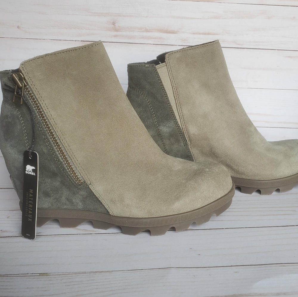 Sorel Joan of Arctic Wedge 2 Zip ankle bootie